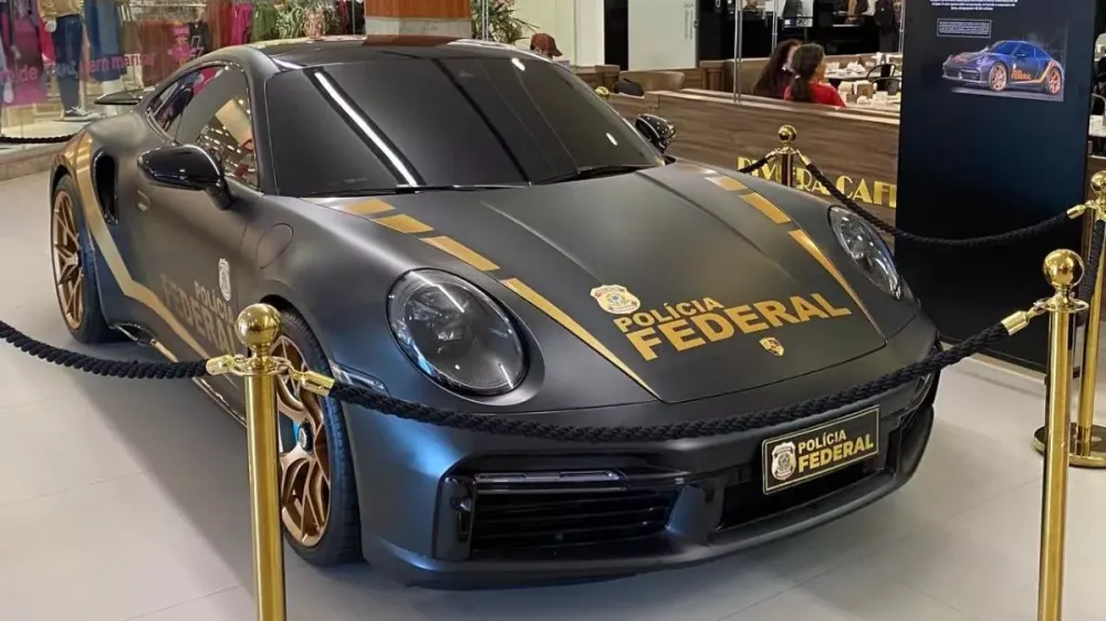 A Polícia Federal em Santa Catarina incorporou um Porsche 911 Turbo à sua frota de viaturas.